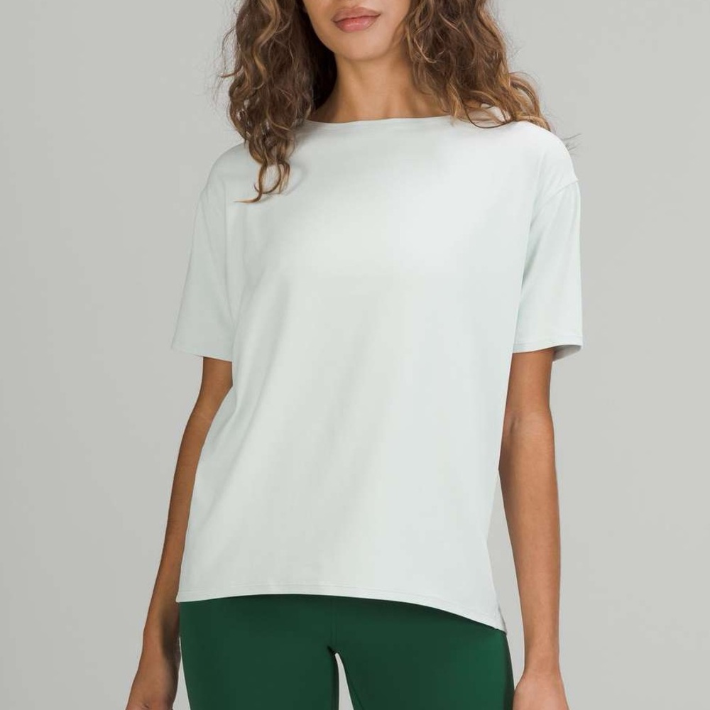 Lululemon short sleeve athletic top